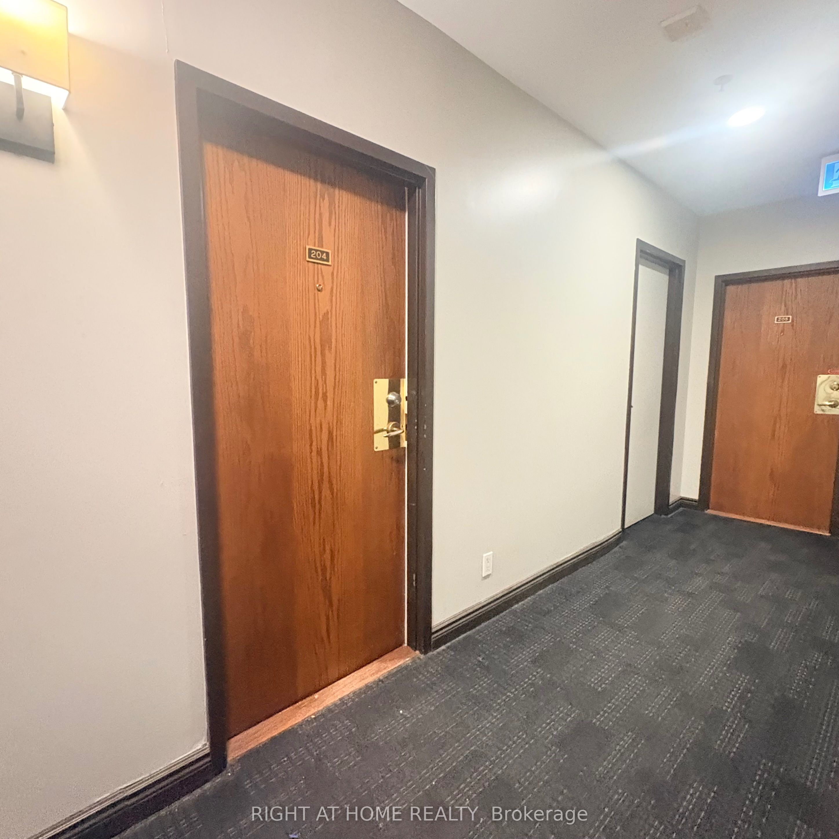 135 Maitland Street S 204, Toronto, ON M4Y 1E5 photo 5