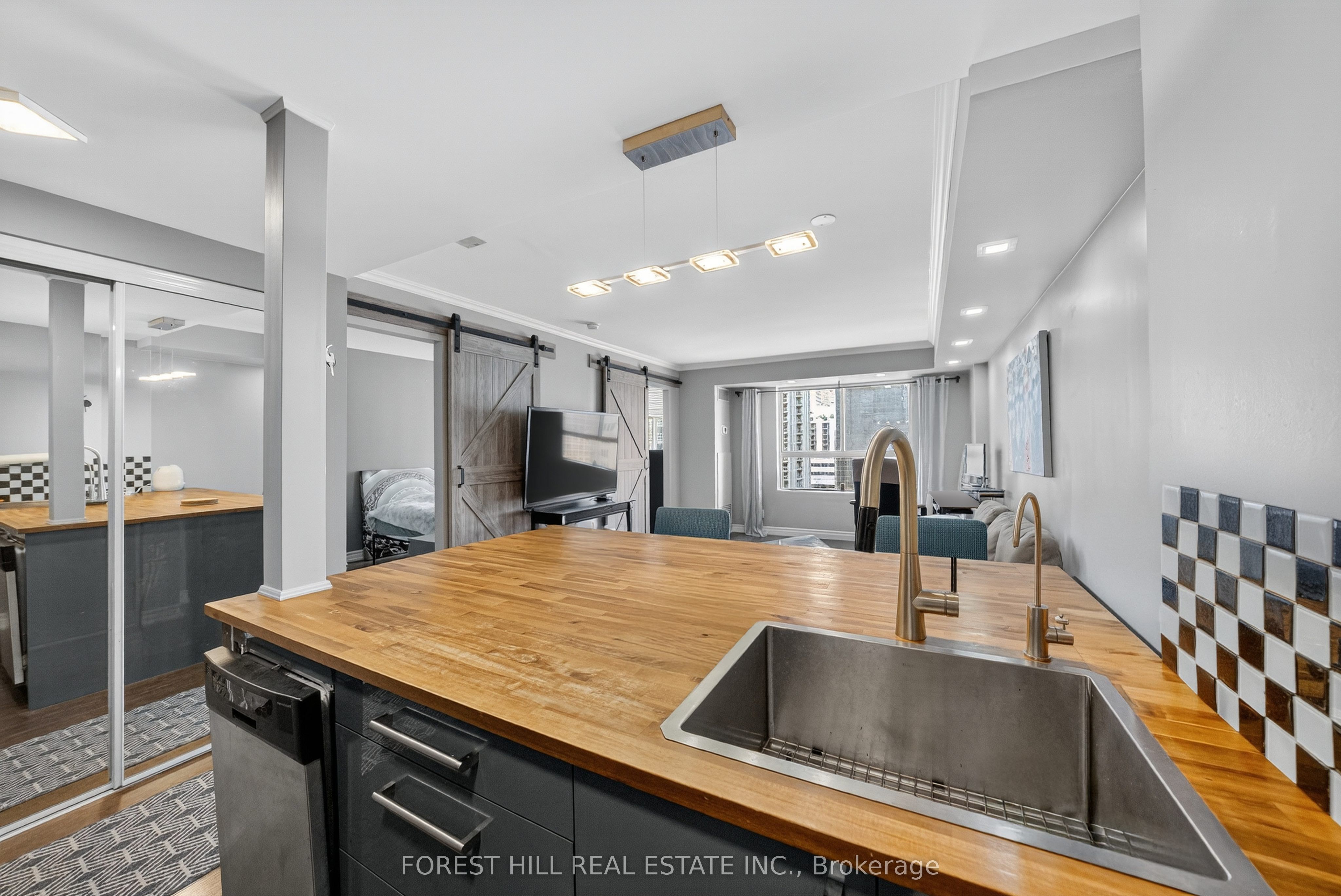 44 Gerrard Street W 1704, Toronto, ON M5G 2K2 photo 4