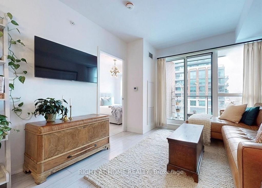 31 Tippett Road #362, Toronto, ON M3H 0C8