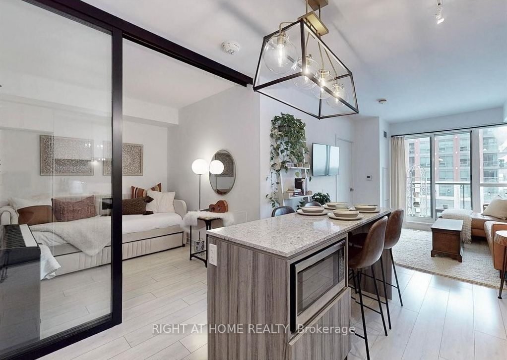 31 Tippett Road #362, Toronto, ON M3H 0C8 photo 3
