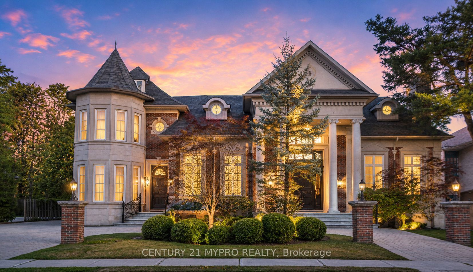 5 Saintfield Avenue, Toronto, ON M3C 2M4