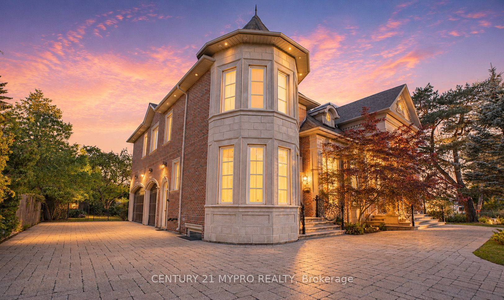 5 Saintfield Avenue, Toronto, ON M3C 2M4 photo 2