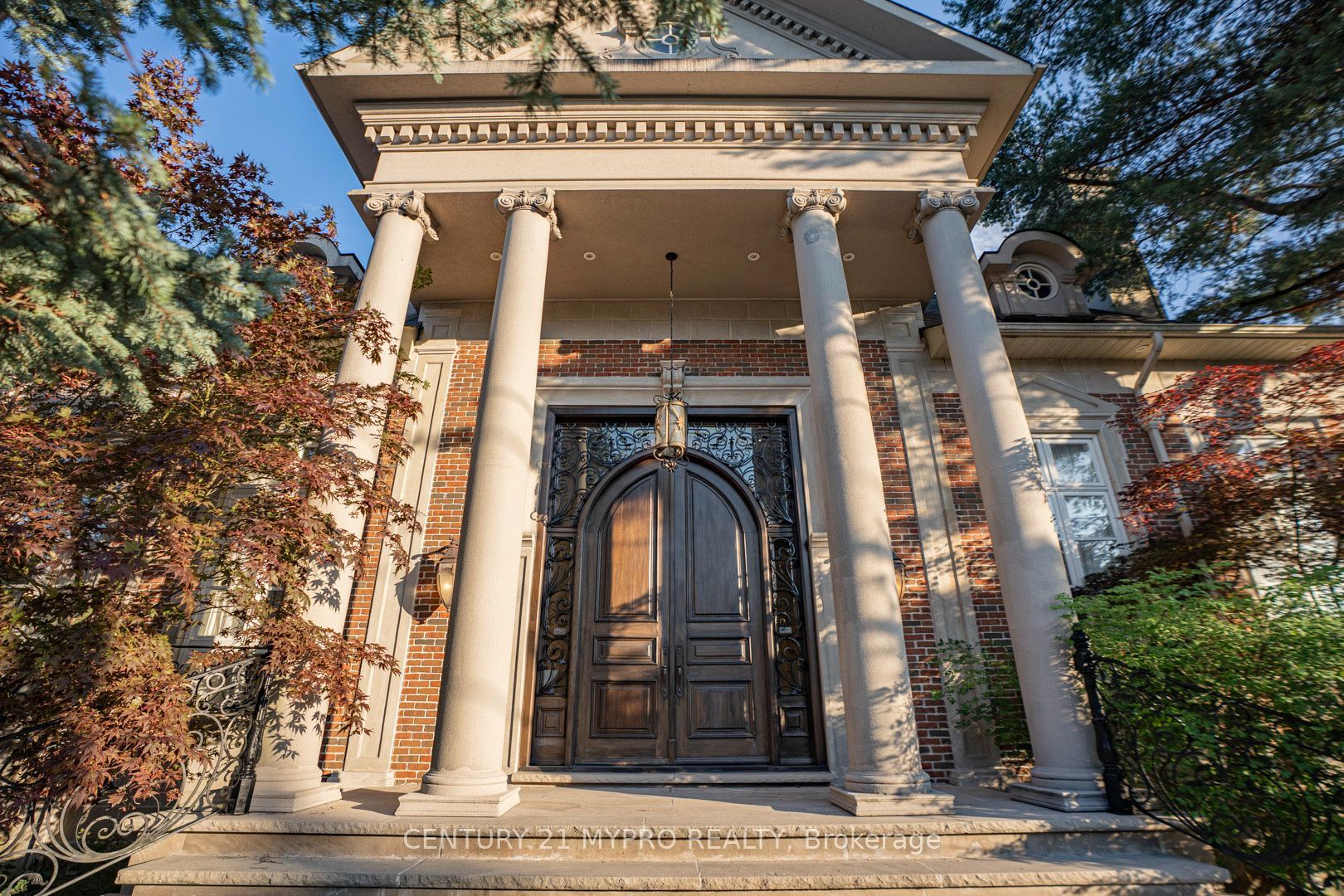 5 Saintfield Avenue, Toronto, ON M3C 2M4 photo 4