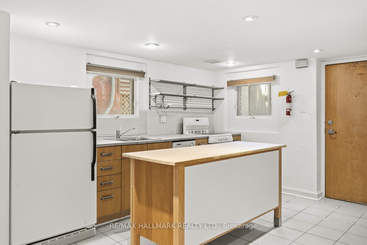 321 Palmerston Boulevard Lower-A, Toronto, ON M6G 2N5 photo 5