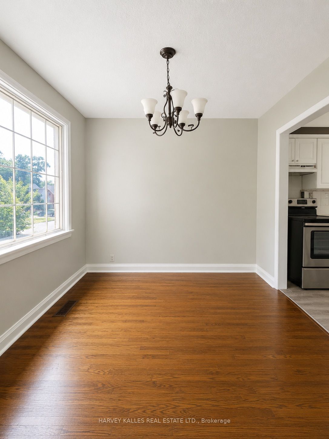 168 Bogert Avenue, Toronto, ON M2N 1K9 photo 2