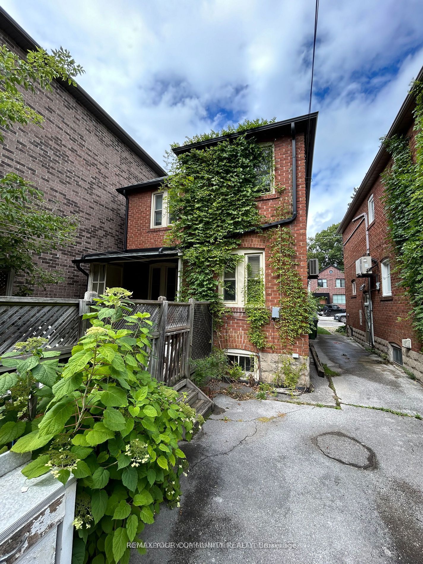 705 Hillsdale Avenue E, Toronto, ON M4S 1V4 photo 3