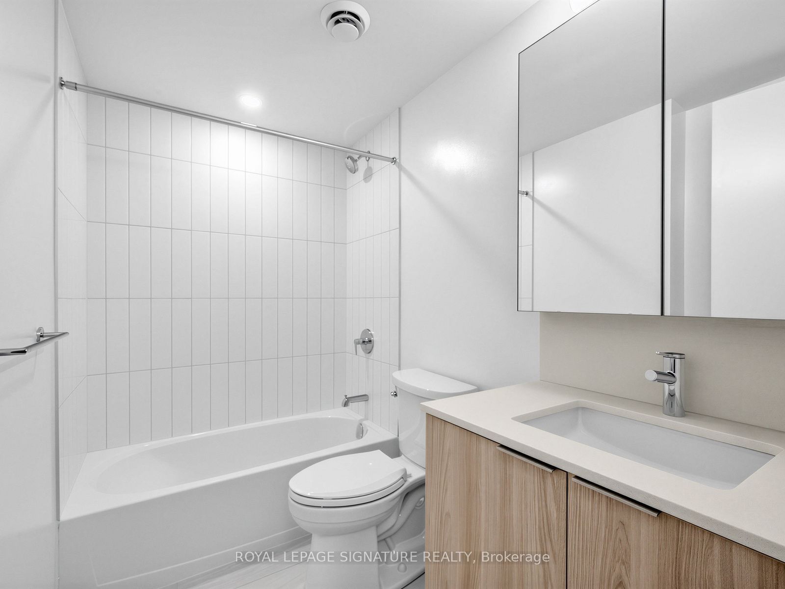 15 David Salomon Drive 1311, Toronto, ON M3C 1E7 photo 4
