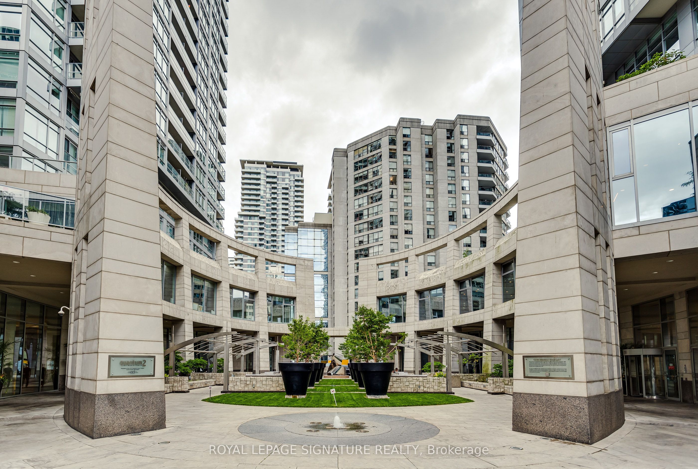 2191 Yonge Street 910, Toronto, ON M4S 3H8 photo 3