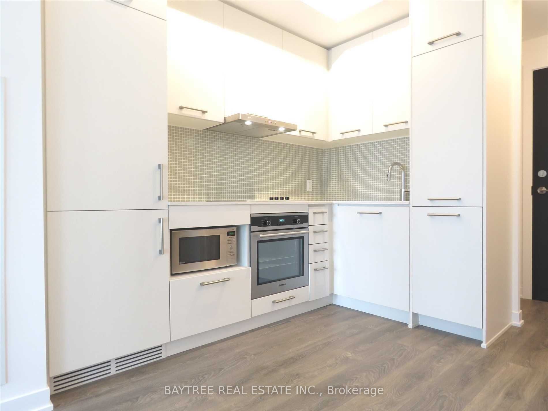 87 Peter Street 2416, Toronto, ON M5V 2G4