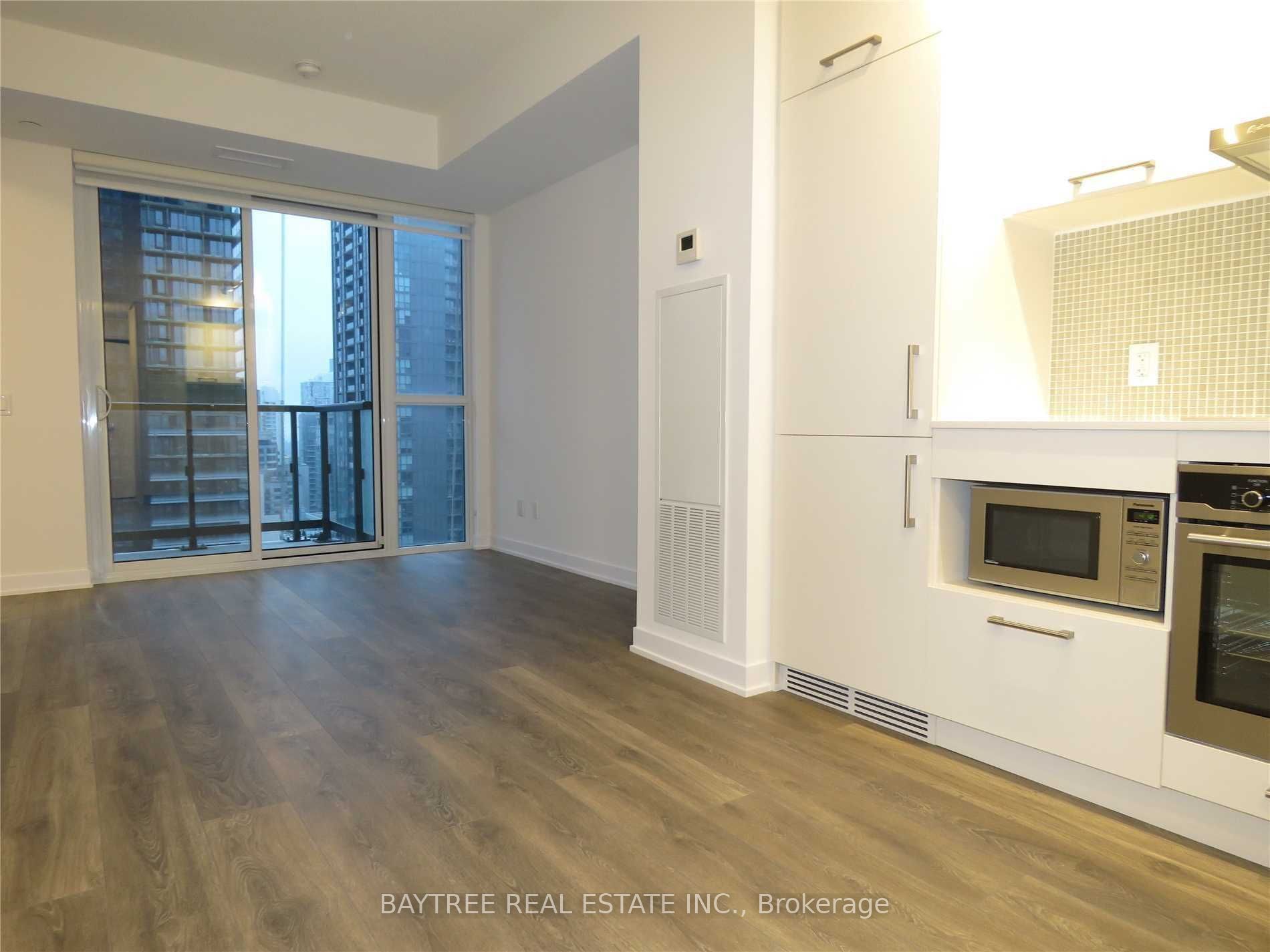 87 Peter Street 2416, Toronto, ON M5V 2G4 photo 2