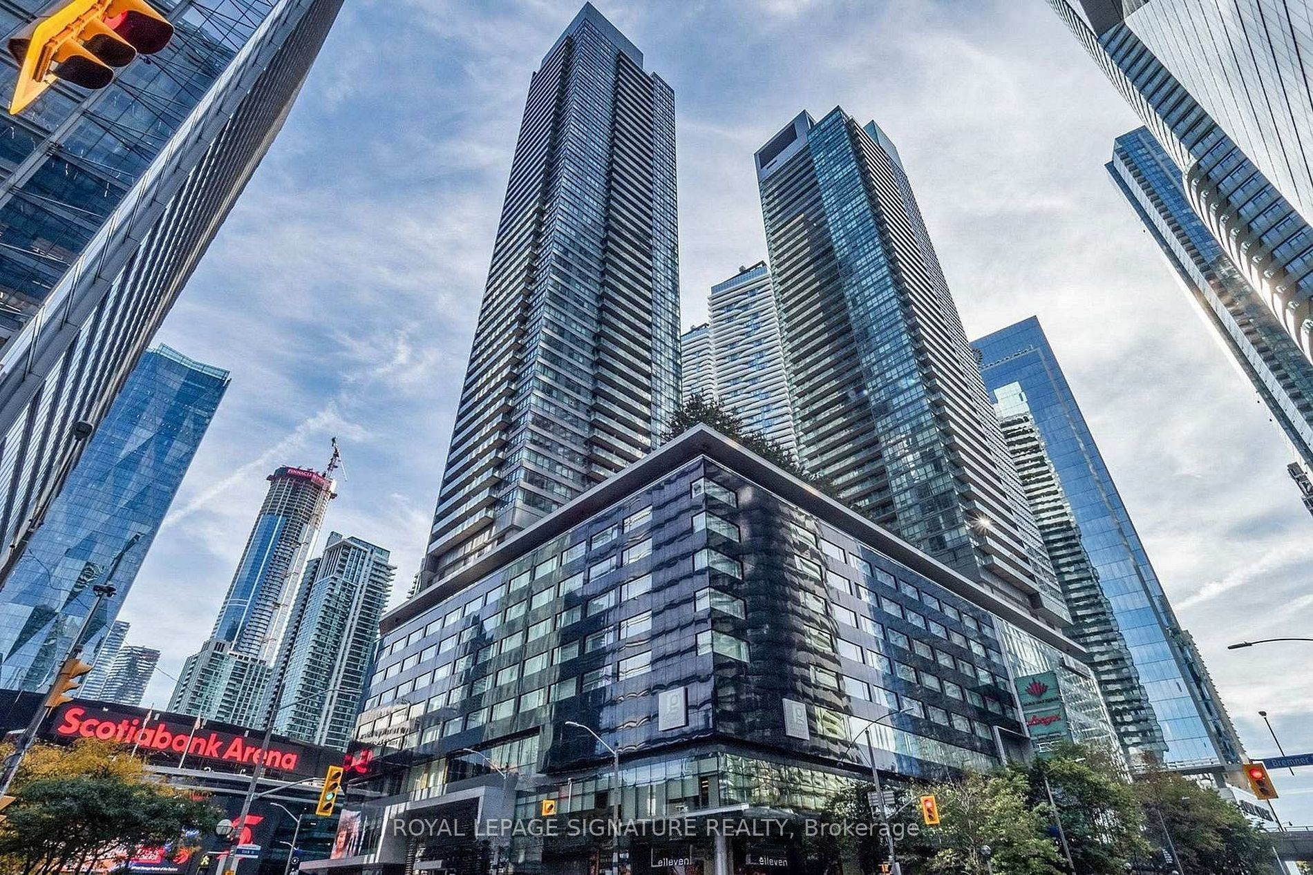 65 Bremner Boulevard 1310, Toronto, ON M5J 0A7
