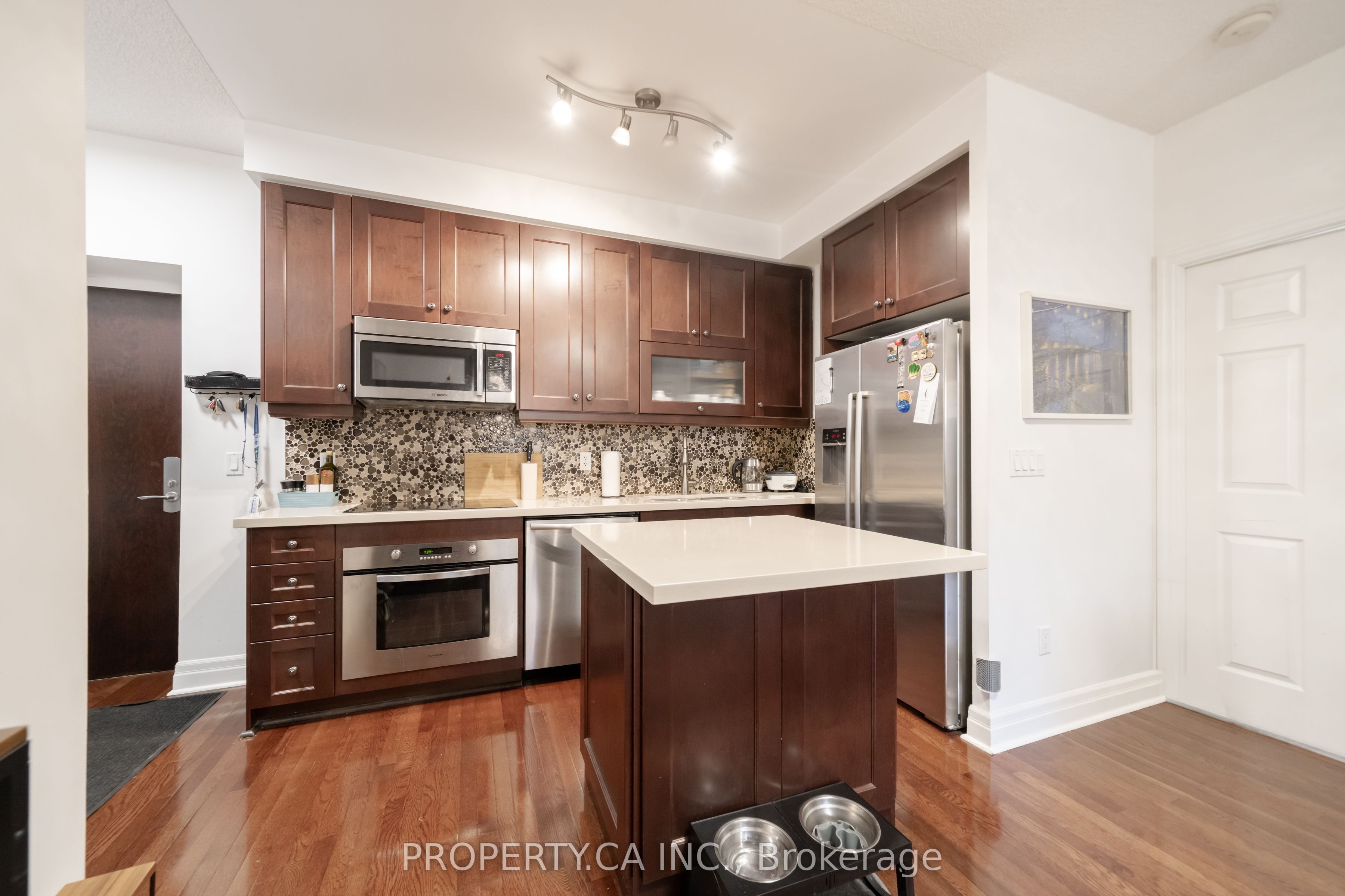 35 Balmuto Street 1804, Toronto, ON M4Y 0A3 photo 4