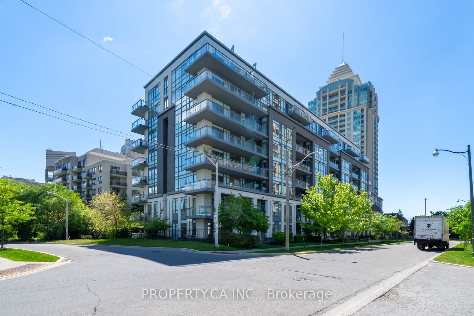17 Kenaston Gardens 516, Toronto, ON M2K 0B9