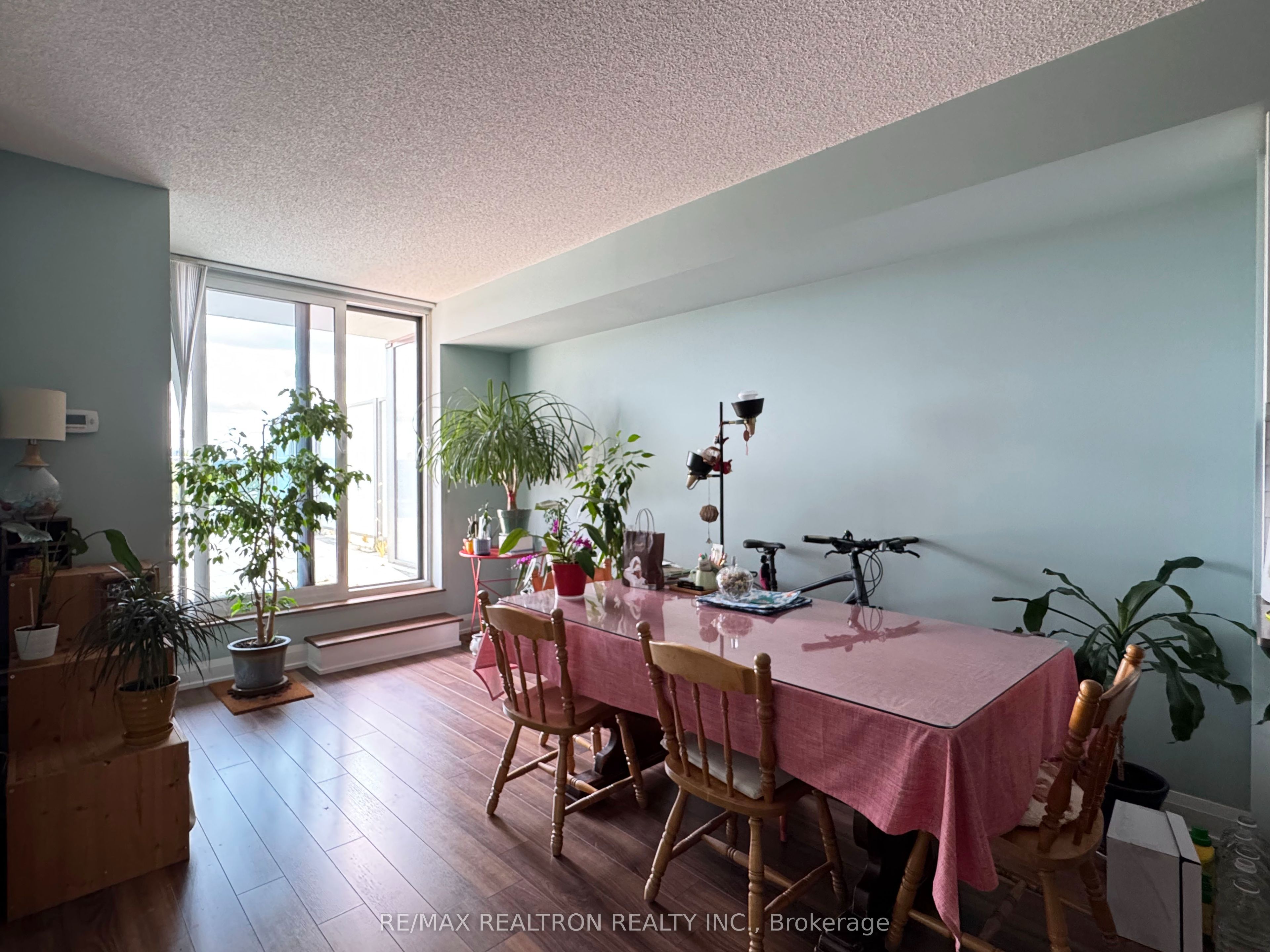 18 Graydon Hall Drive 301, Toronto, ON M3A 0A4 photo 2
