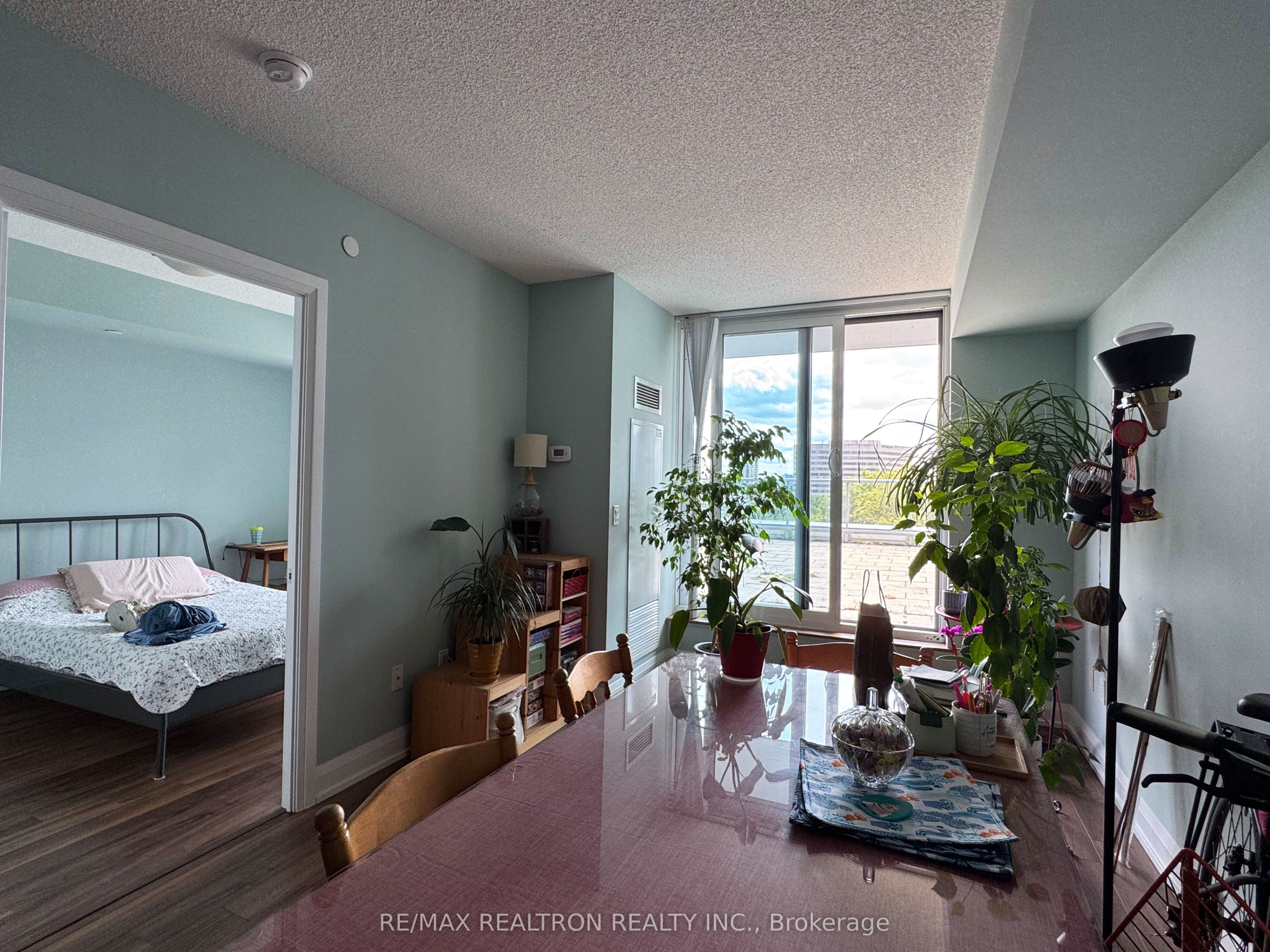 18 Graydon Hall Drive 301, Toronto, ON M3A 0A4 photo 3