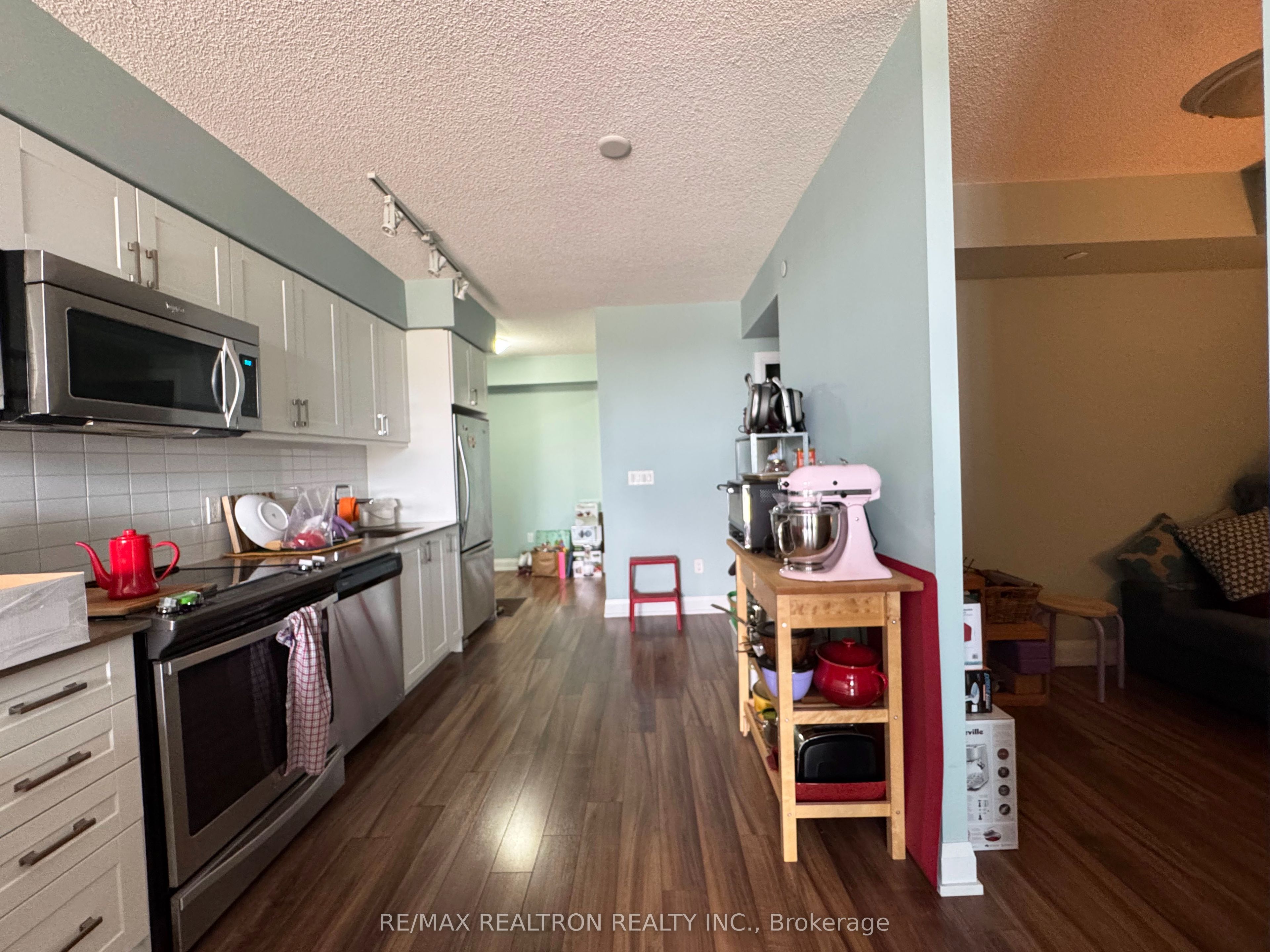 18 Graydon Hall Drive 301, Toronto, ON M3A 0A4 photo 4