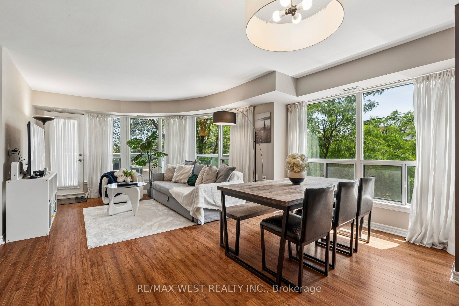 890 Sheppard Avenue 206, Toronto, ON M3H 6B9