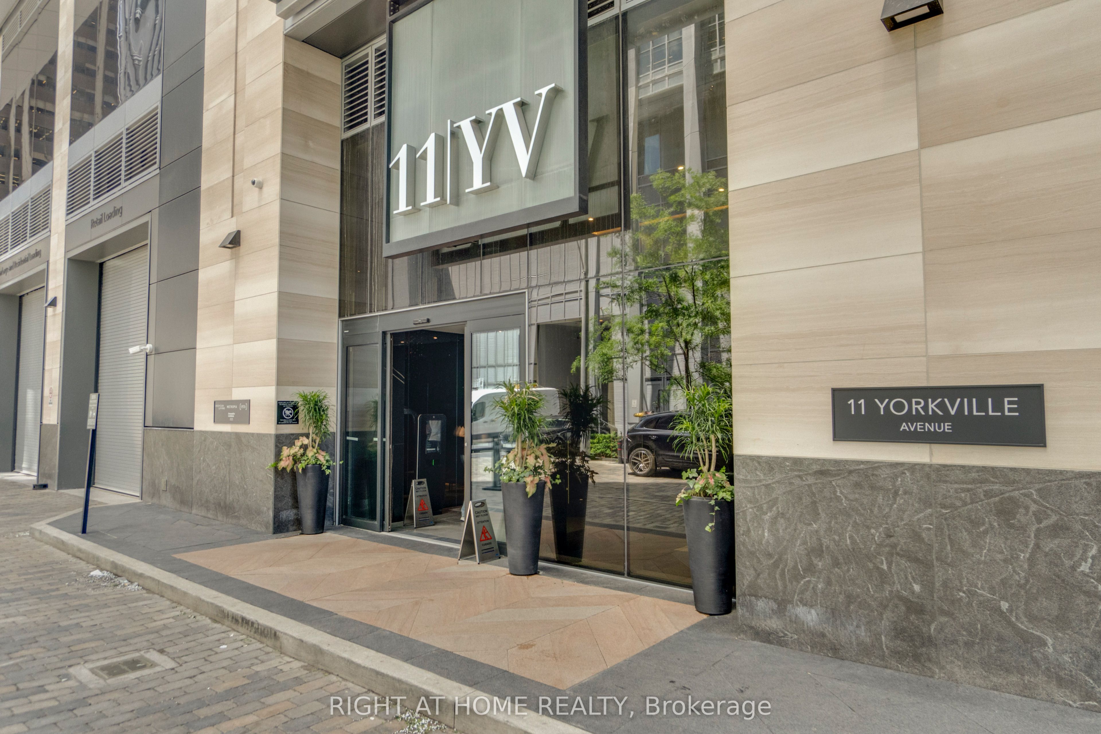 11 Yorkville Avenue 2113, Toronto, ON M4W 0B7 photo 4