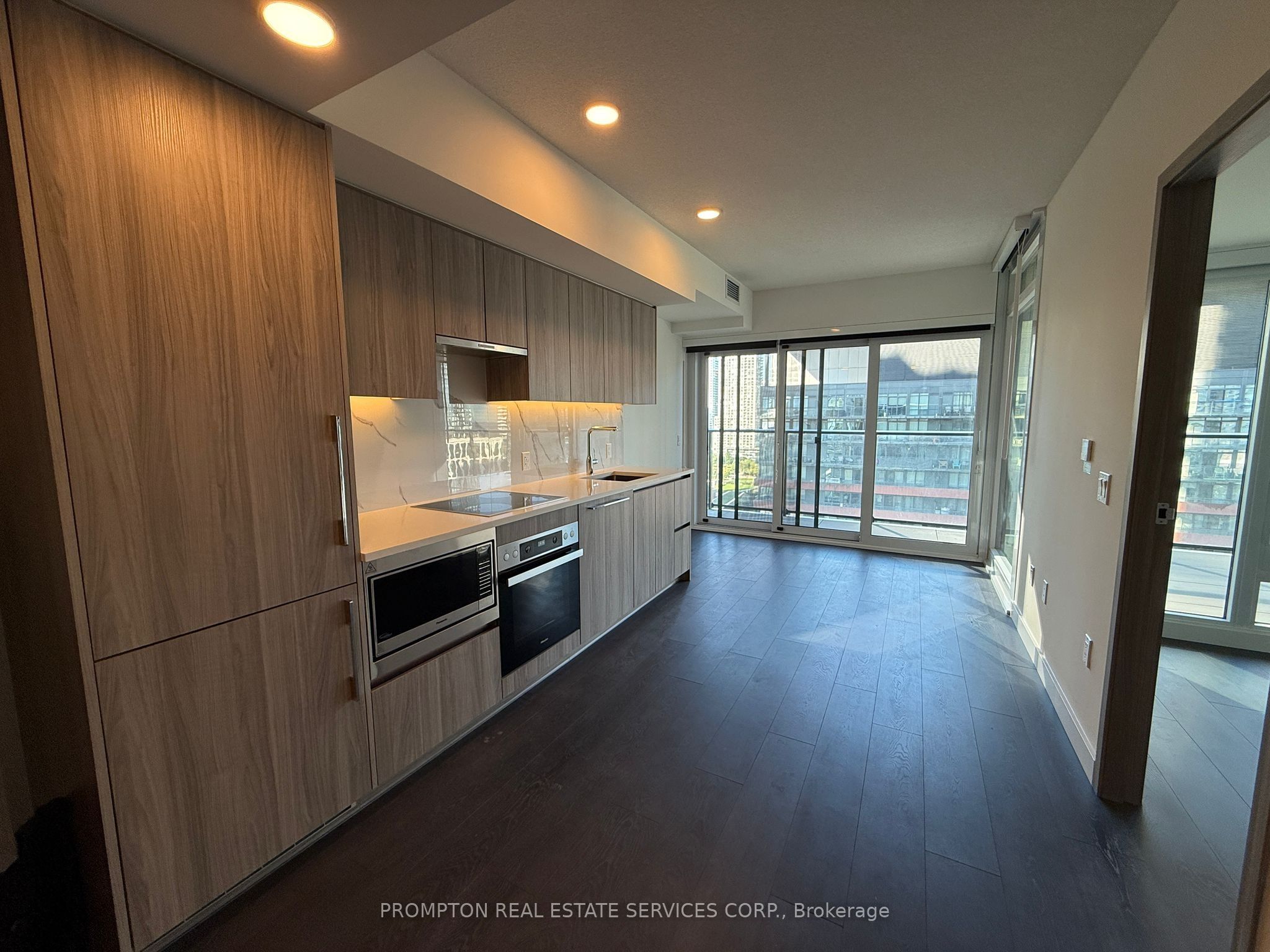 3 Concord Cityplace Way 1715, Toronto, ON M5V 0X4 photo 2