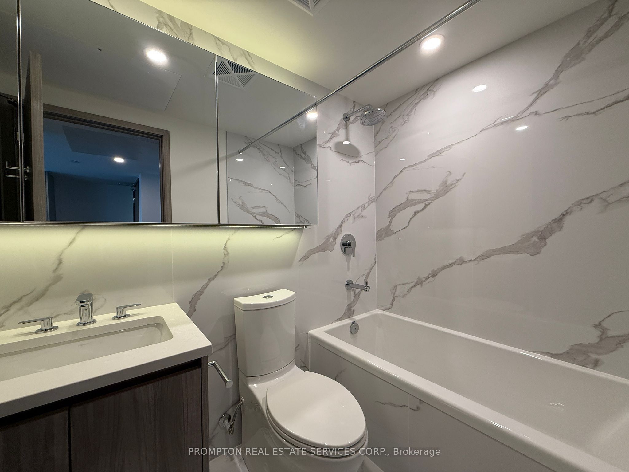 3 Concord Cityplace Way 1715, Toronto, ON M5V 0X4 photo 5