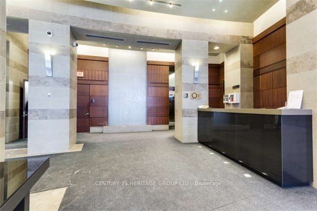 2181 Yonge Street 1909, Toronto, ON M4S 3H7 photo 2