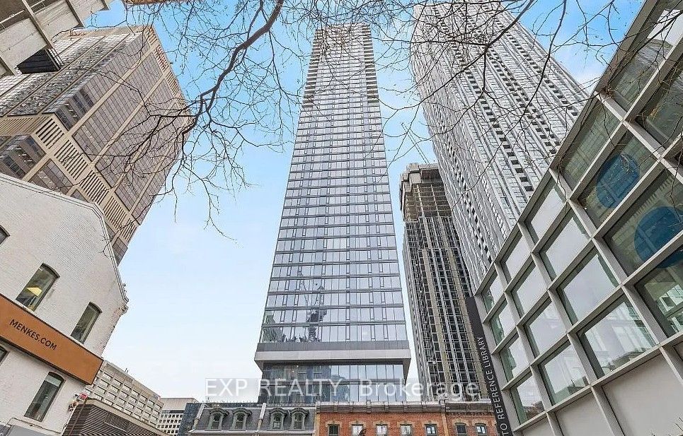 8 Cumberland Street 3707, Toronto, ON M4W 1J5 photo 2