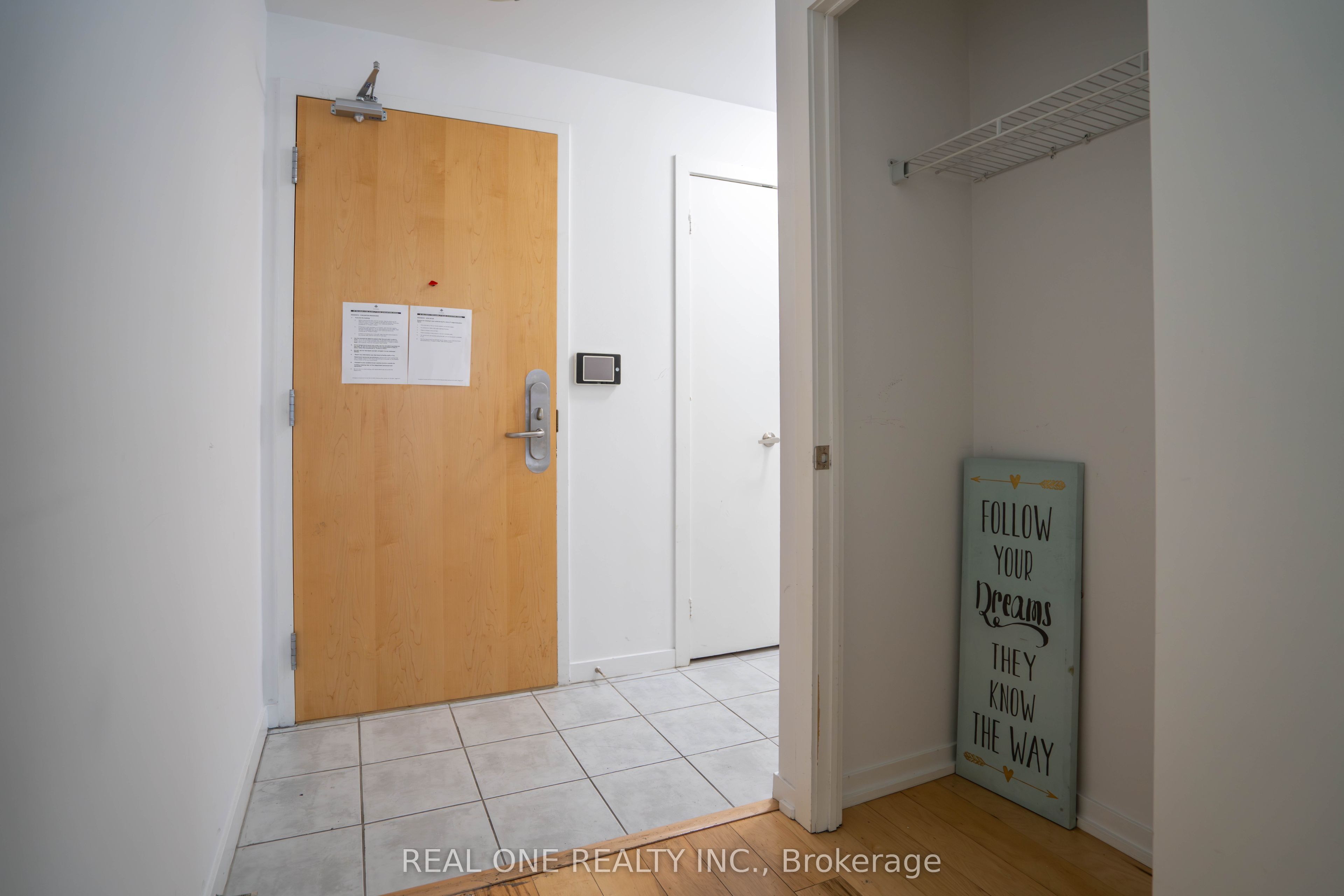 65 Bremner Boulevard 1207, Toronto, ON M5J 0A7 photo 4