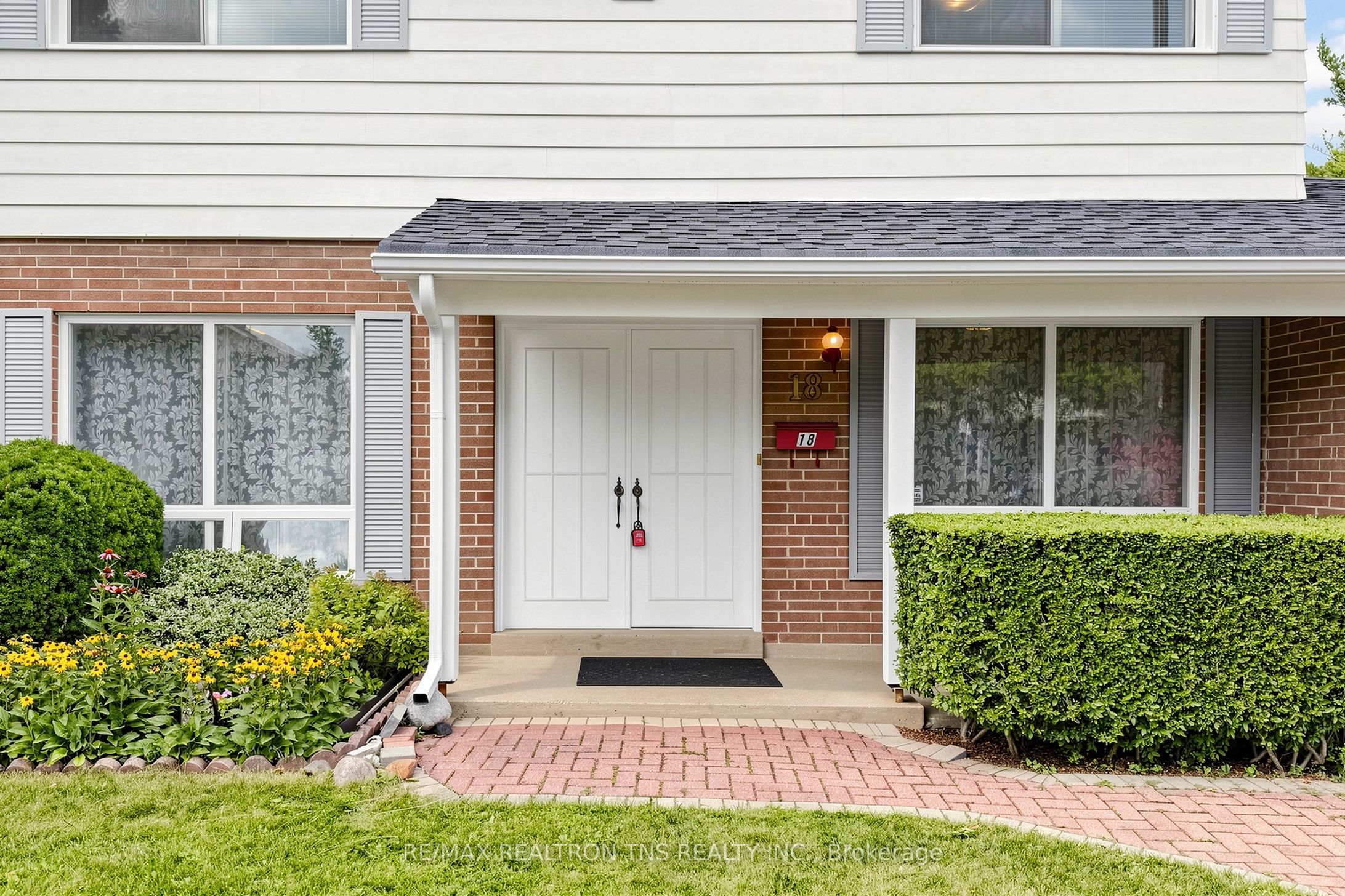 18 Lisburn Crescent, Toronto, ON M2J 2Z5 photo 3