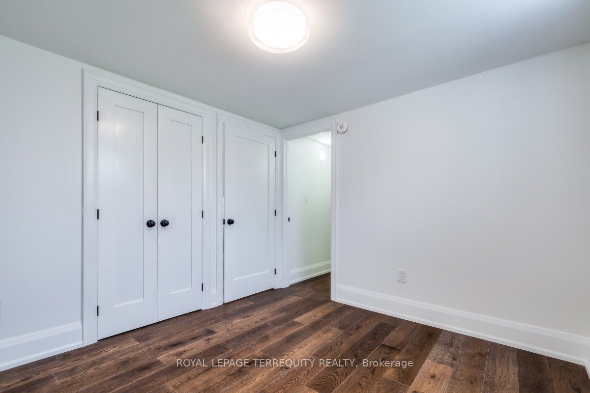 674 Eglinton Avenue E Lower, Toronto, ON M4G 2K5 photo 3