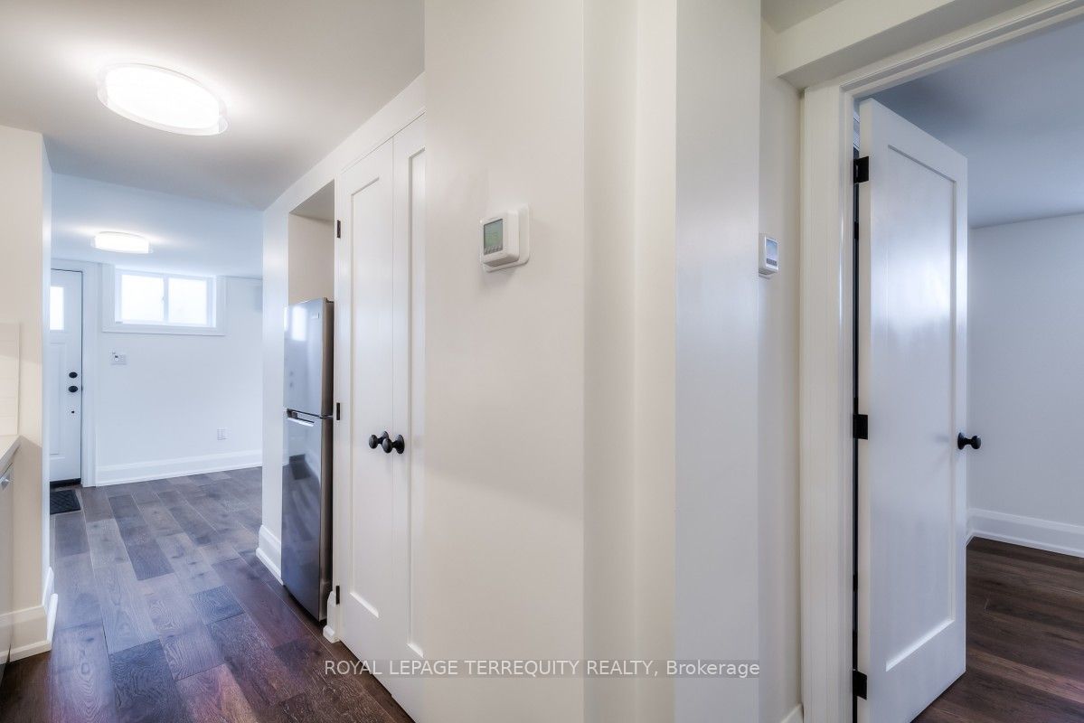 674 Eglinton Avenue E Lower, Toronto, ON M4G 2K5 photo 5