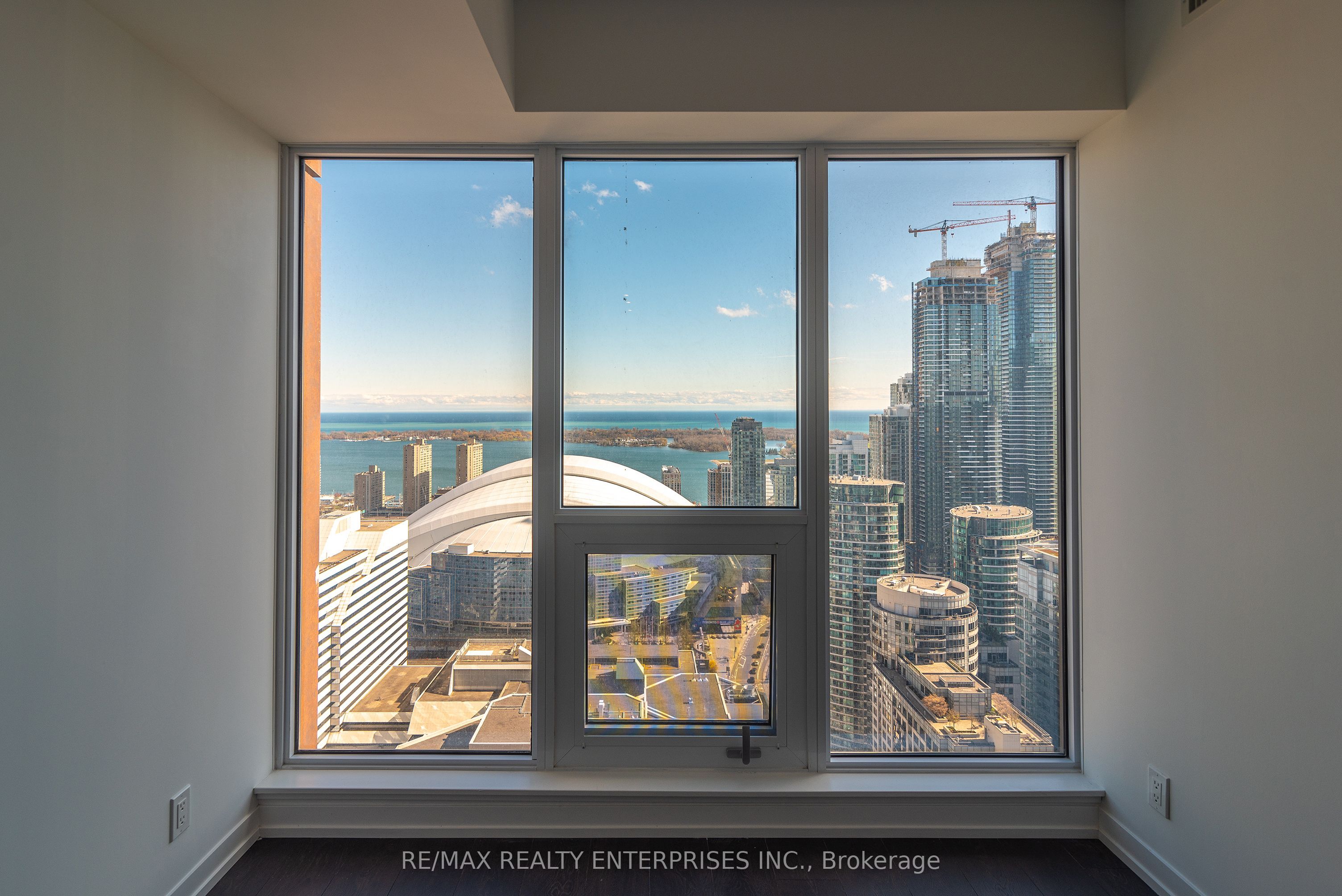 55 Mercer Street 4315, Toronto, ON M5V 0W4