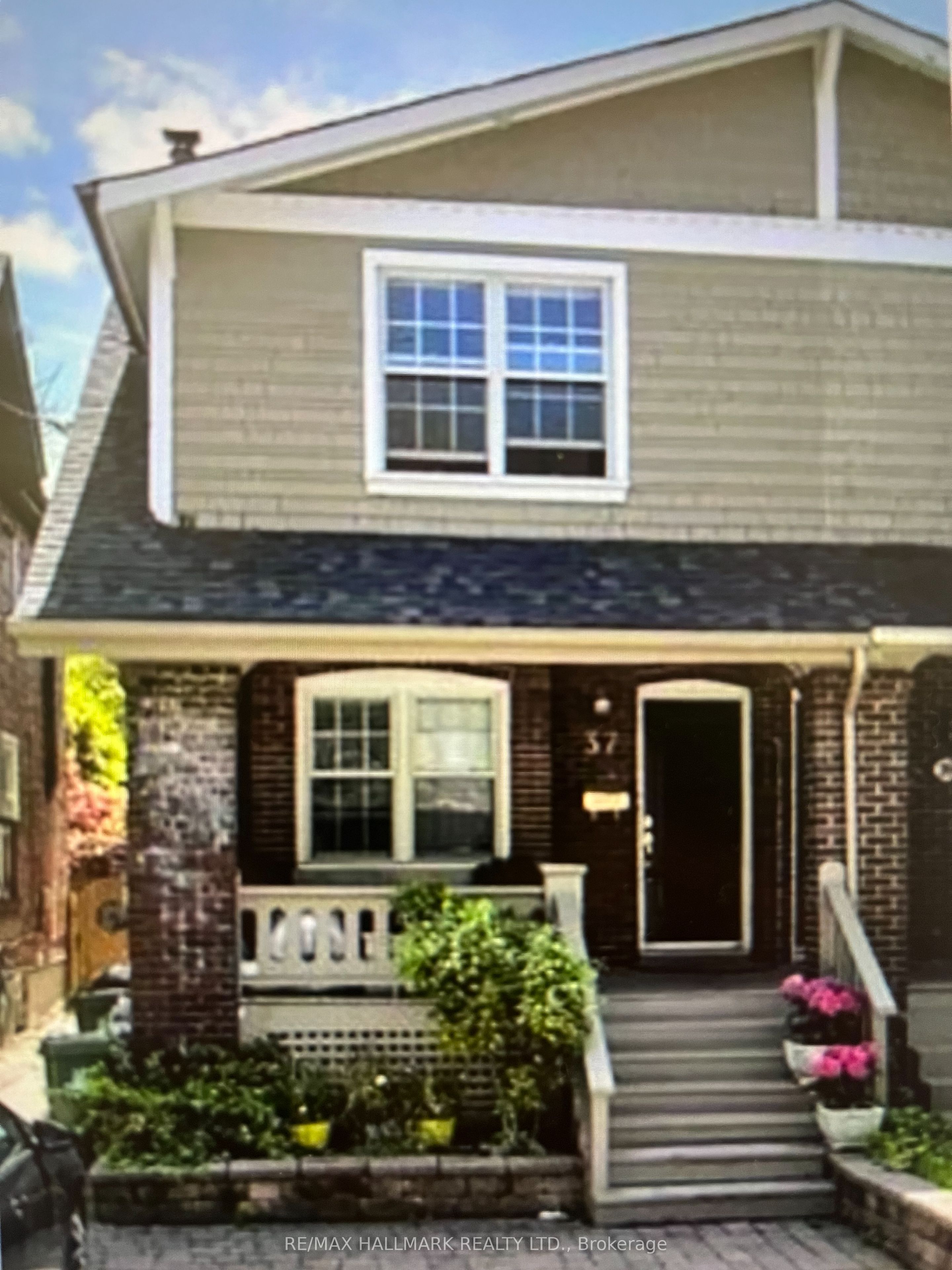 37 Lola Road Main Fl, Toronto, ON M5P 1E5
