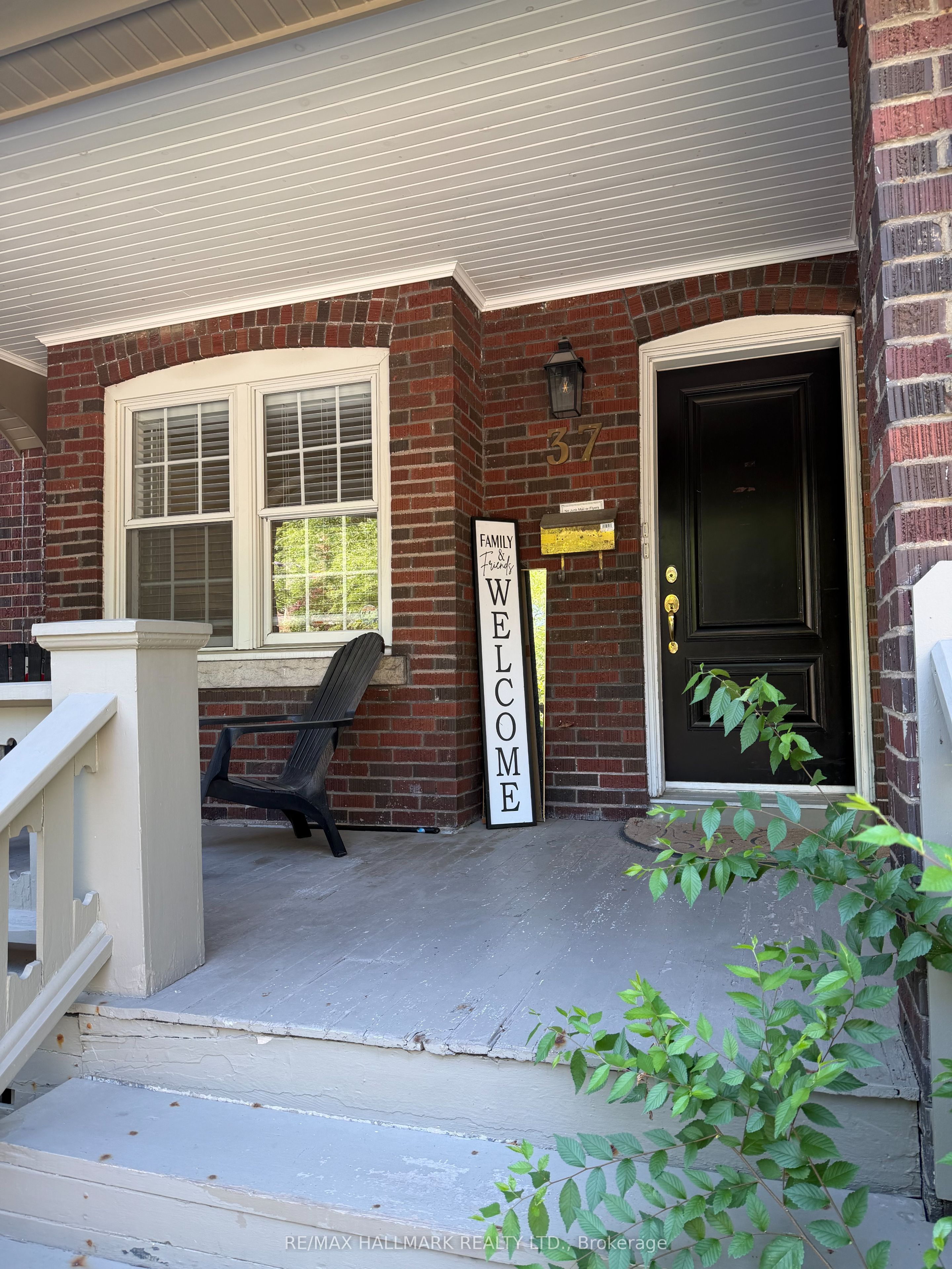 37 Lola Road Main Fl, Toronto, ON M5P 1E5 photo 2