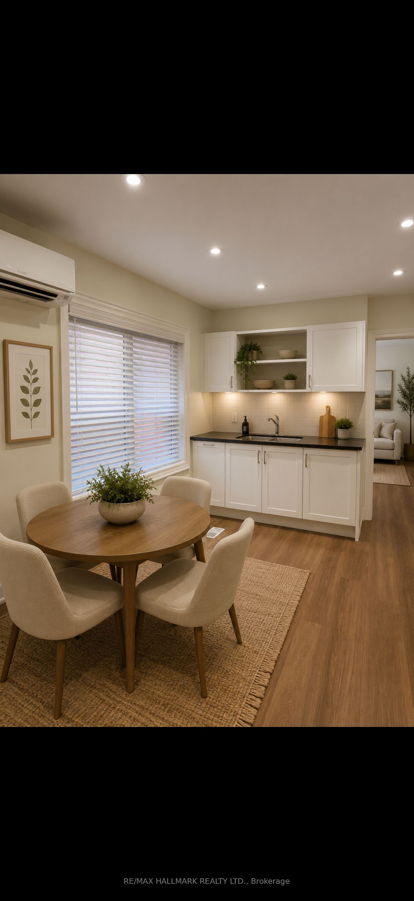 37 Lola Road Main Fl, Toronto, ON M5P 1E5 photo 4