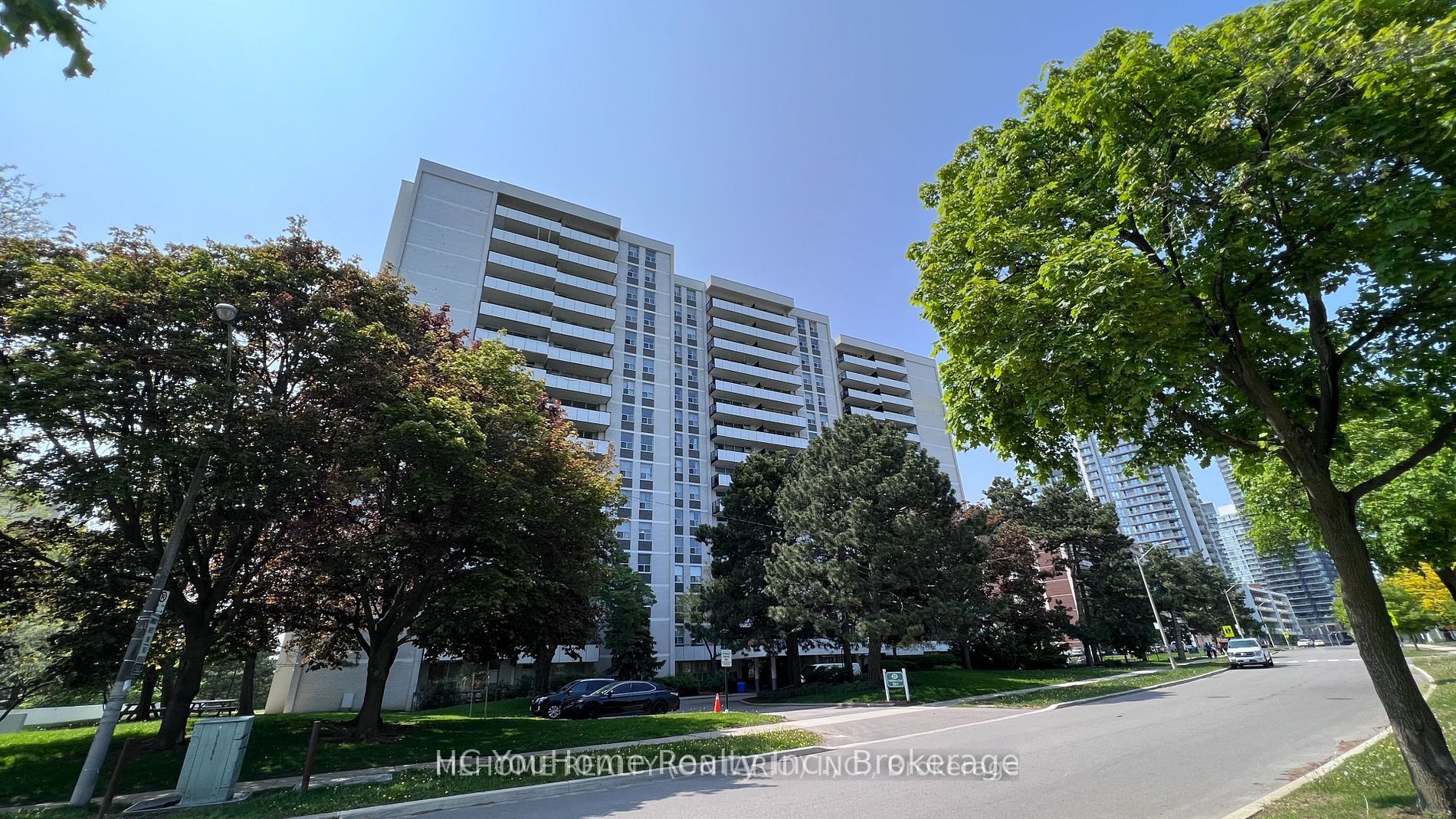 20 Forest Manor Road 1704, Toronto, ON M2J 1M2