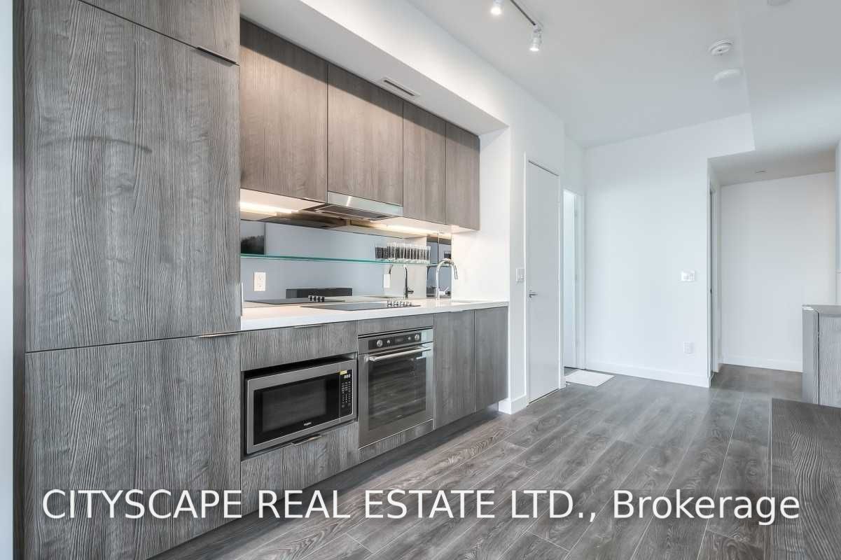 215 Queen Street W 1905, Toronto, ON M5V 0P5 photo 5