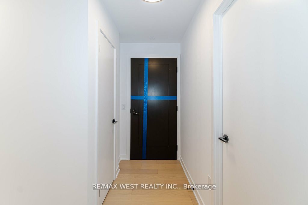 123 Portland Street 403, Toronto, ON M5V 2N4 photo 3