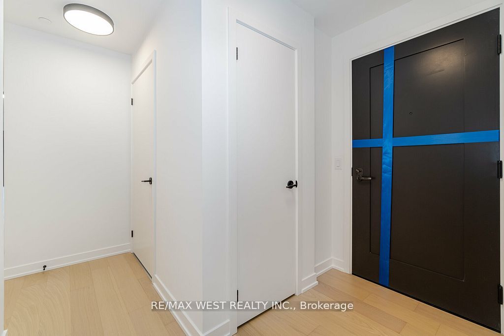 123 Portland Street 403, Toronto, ON M5V 2N4 photo 4