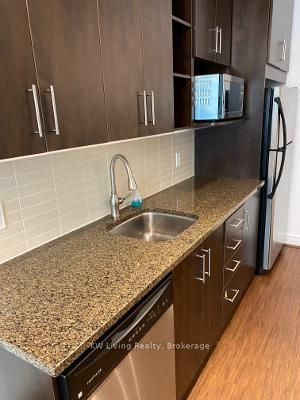 112 George Street Th102, Toronto, ON M5A 2M4 photo 4
