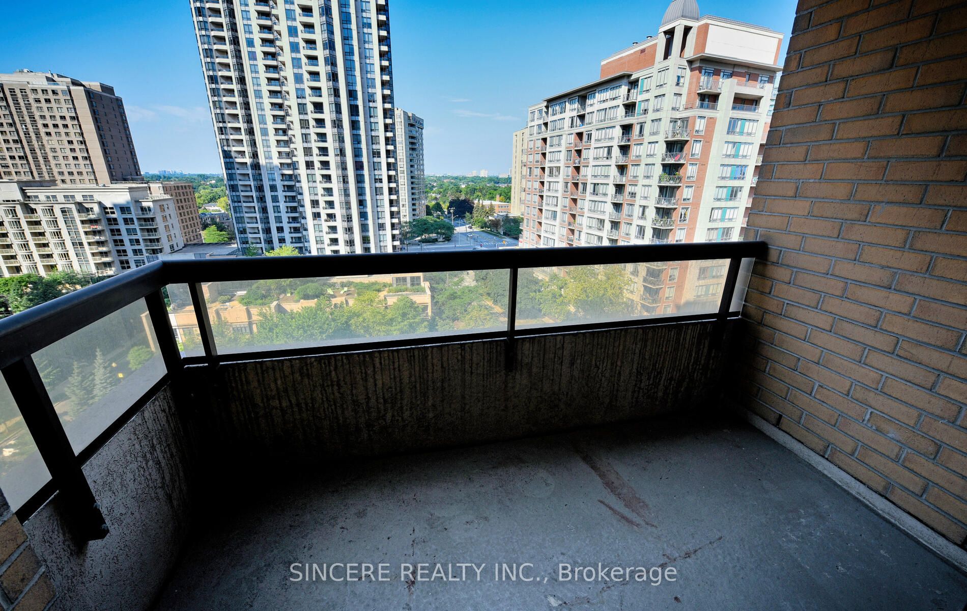 18 Sommerset Way 1512, Toronto, ON M2N 6X5 photo 5