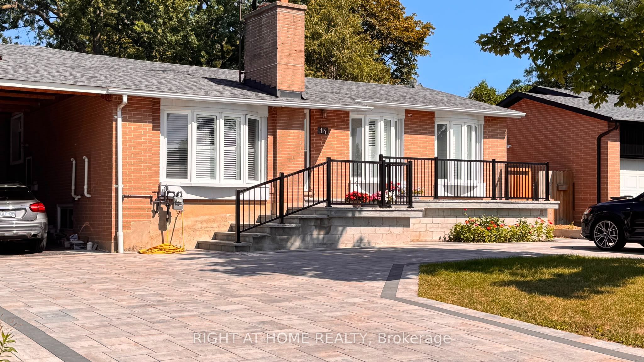 14 Ptarmigan Crescent, Toronto, ON M3A 1W3