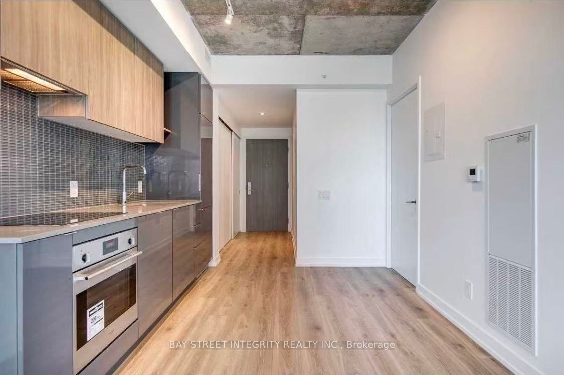 161 Roehampton Avenue 1609, Toronto, ON M4P 0C8 photo 2