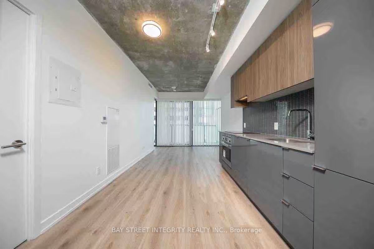 161 Roehampton Avenue 1609, Toronto, ON M4P 0C8 photo 5