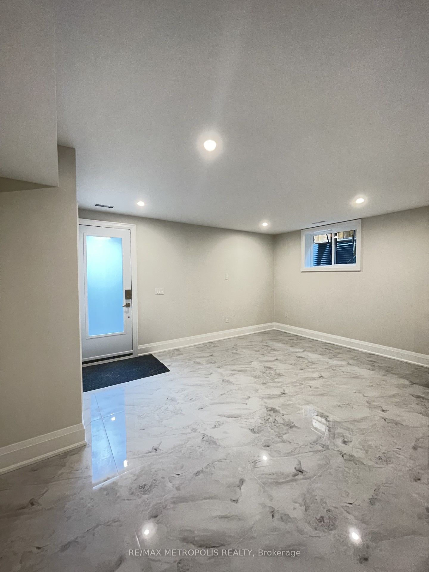 165 Manning Avenue Bsmt, Toronto, ON M6J 2K6 photo 3