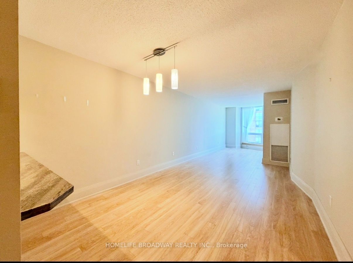 1055 Bay Street 1908, Toronto, ON M5S 3A3 photo 4