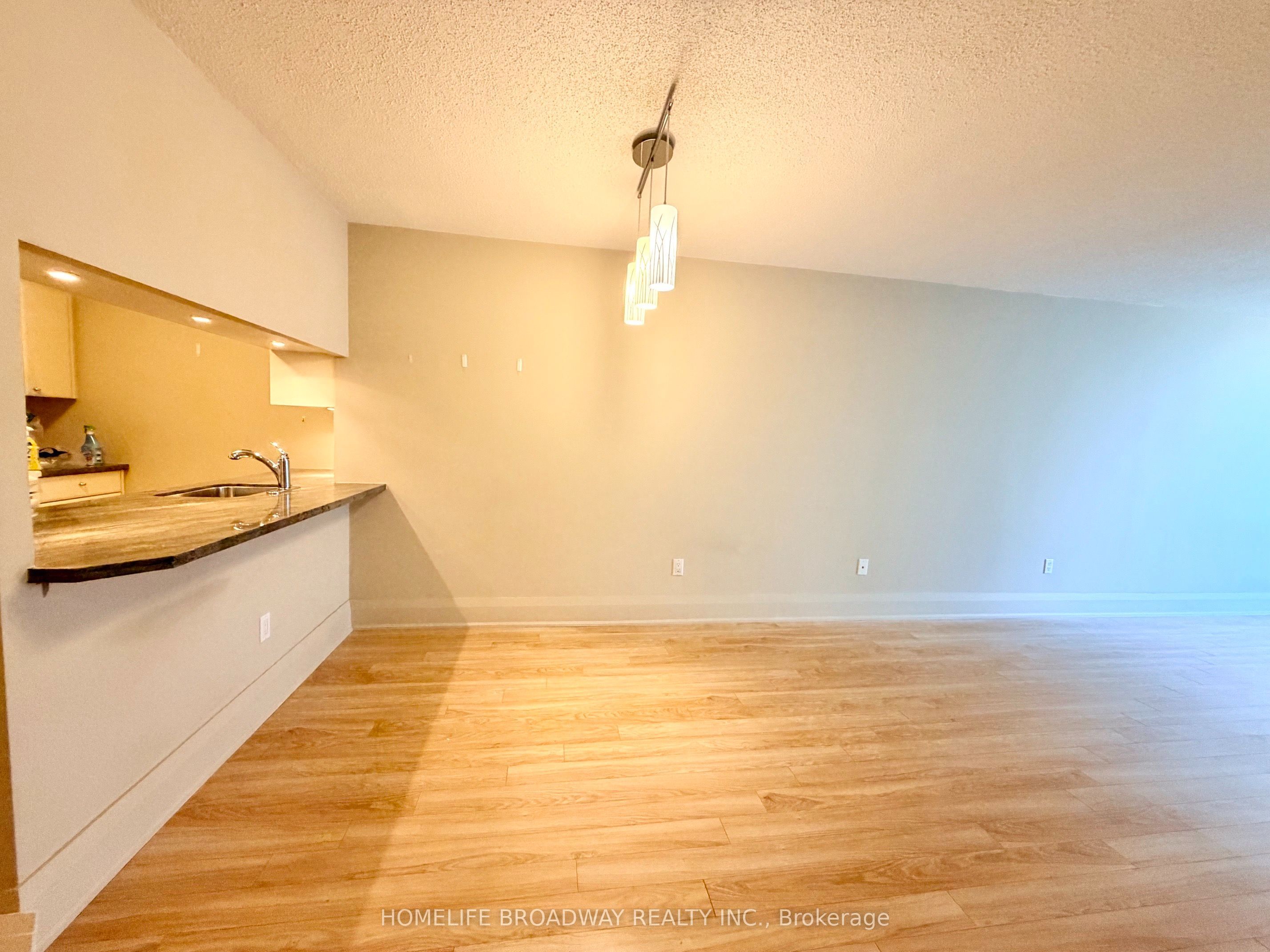 1055 Bay Street 1908, Toronto, ON M5S 3A3 photo 5