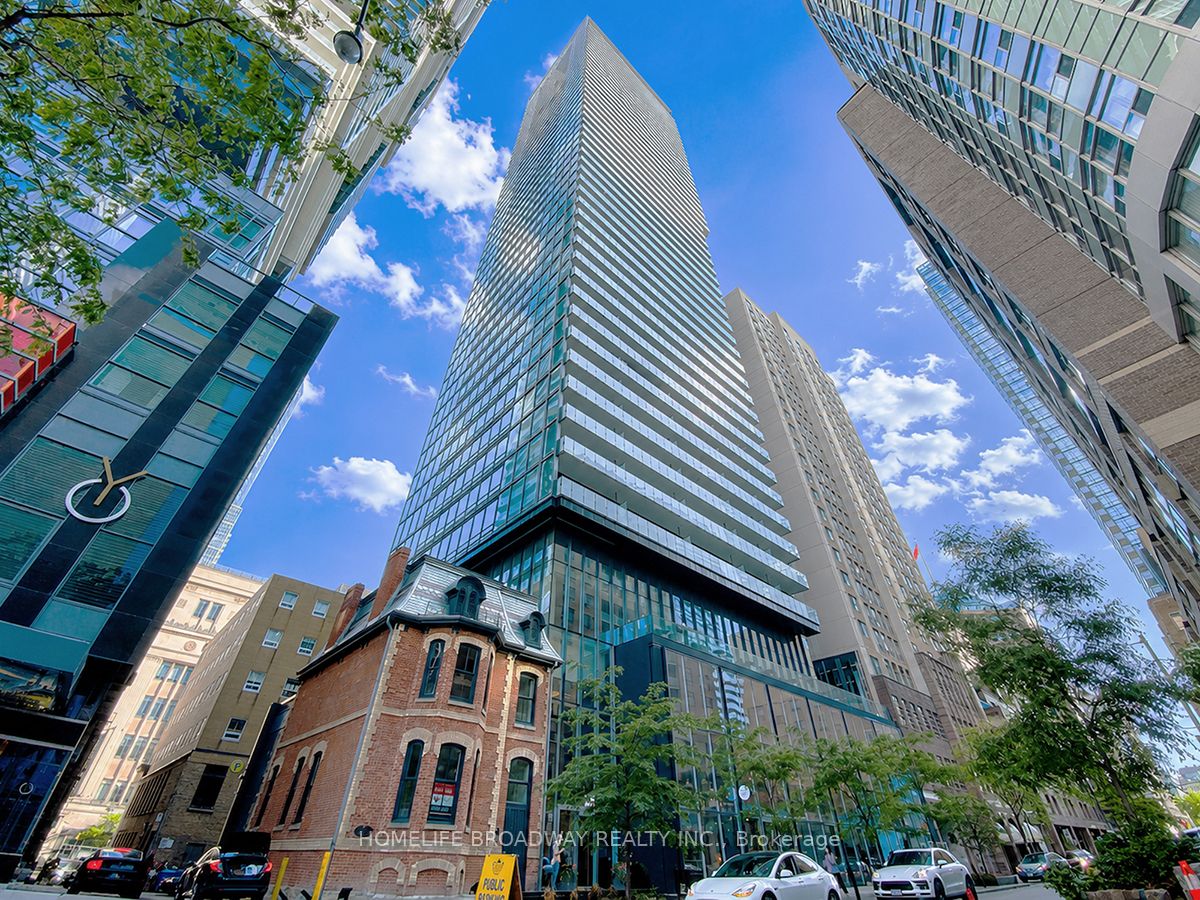 15 Grenville Street 909, Toronto, ON M4Y 0B9 photo 2