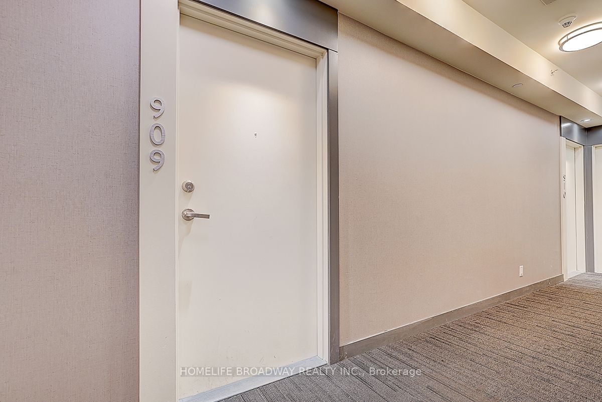 15 Grenville Street 909, Toronto, ON M4Y 0B9 photo 4