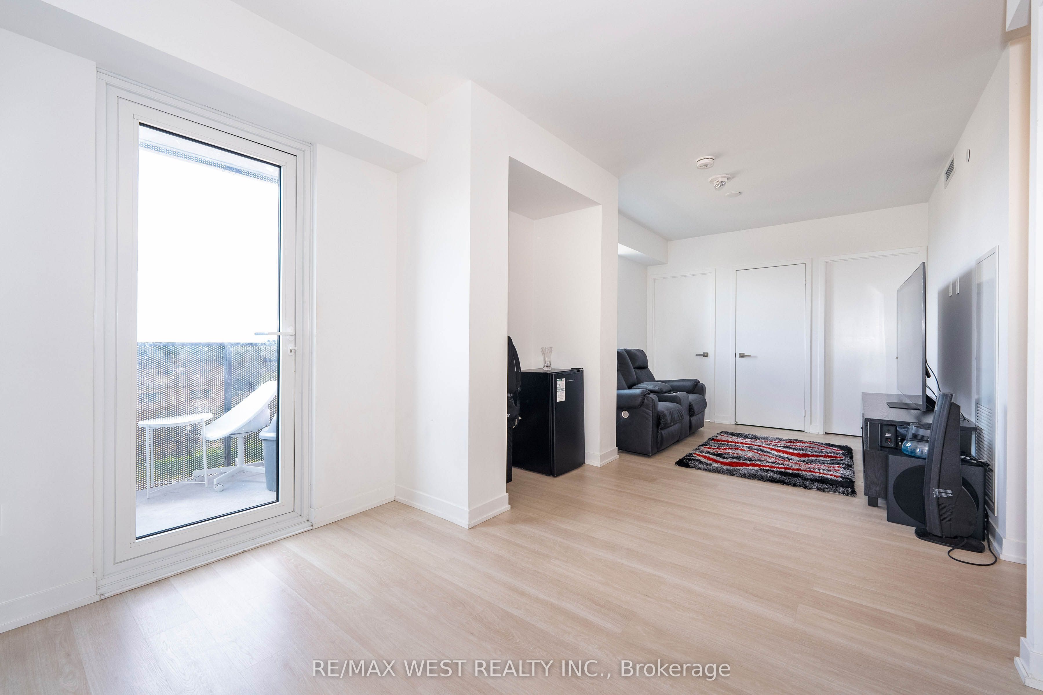 500 Wilson Avenue 721, Toronto, ON M3H 5Y9 photo 3