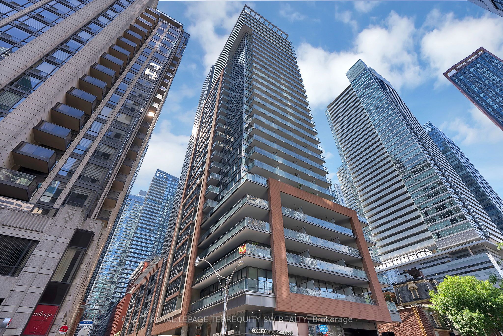 8 Mercer Street 1307, Toronto, ON M5V 0C4